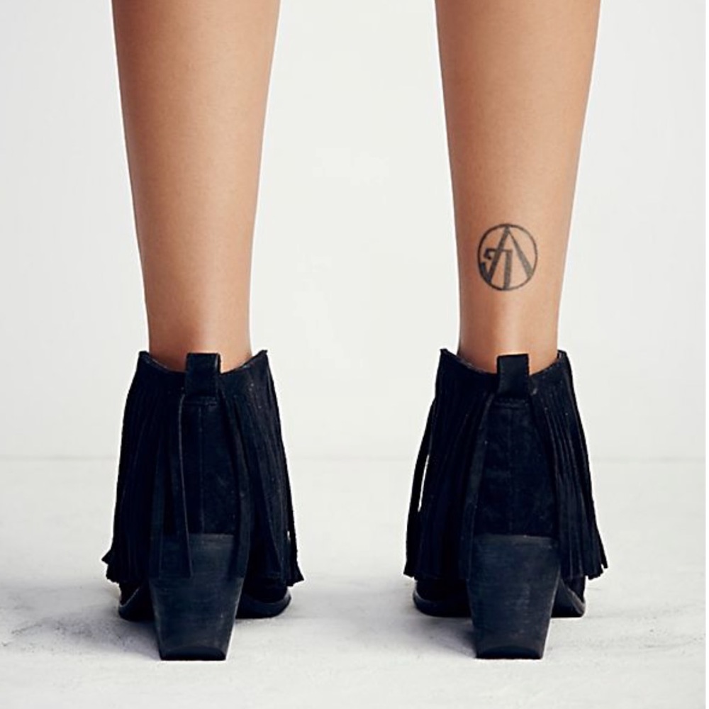 NIB Black Distressed Fringe Top Split Boho Bootie - Picture 6 of 8